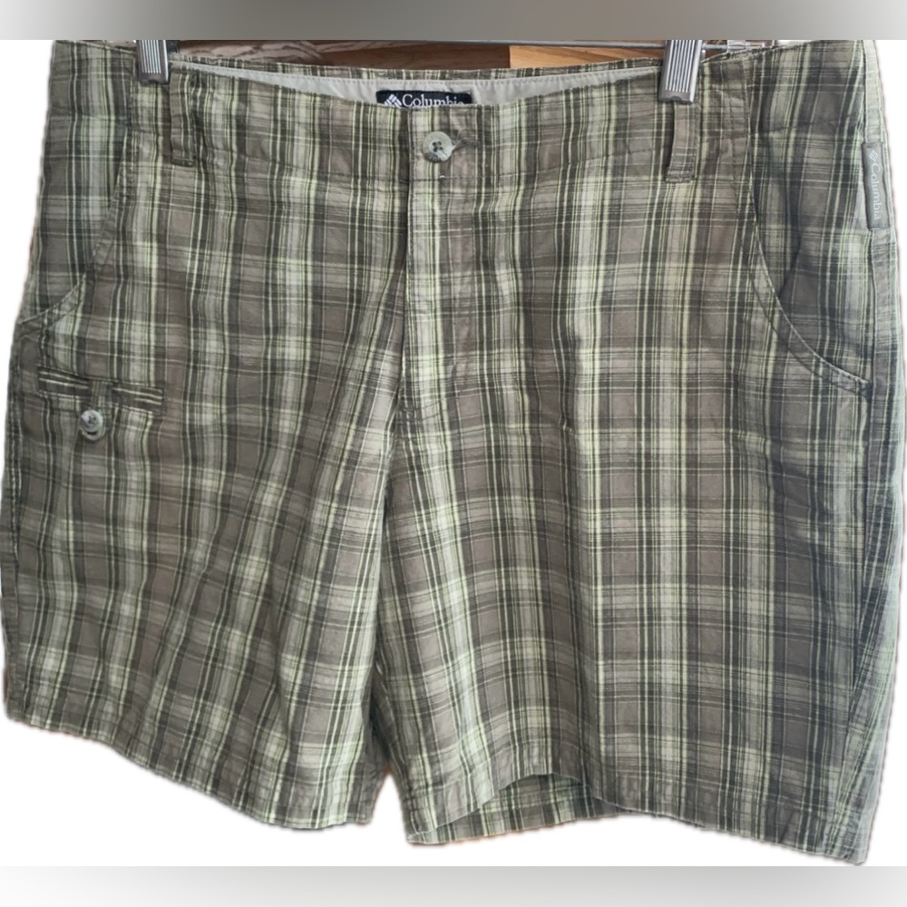 COLUMBIA plaid utility shirt with greens & beige colors, size 12